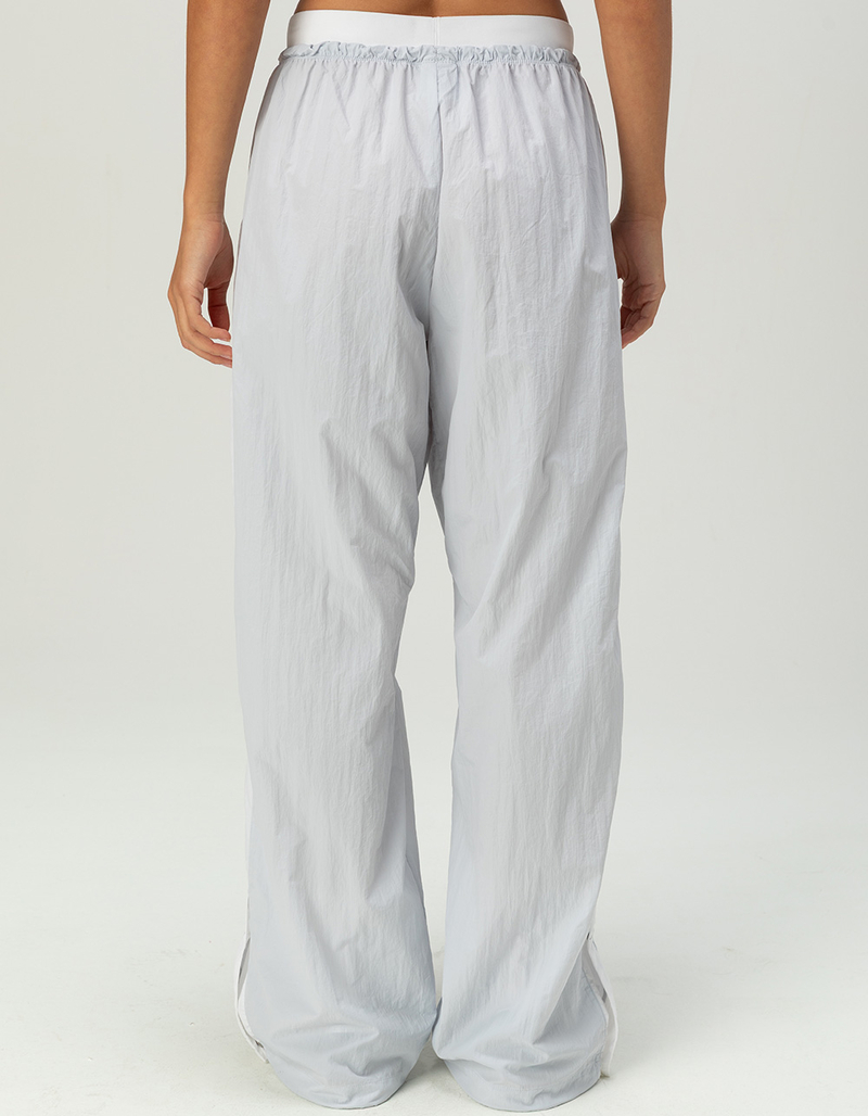 NIKE Sportswear Womens Loose High Waisted Parachute Pants image number 3