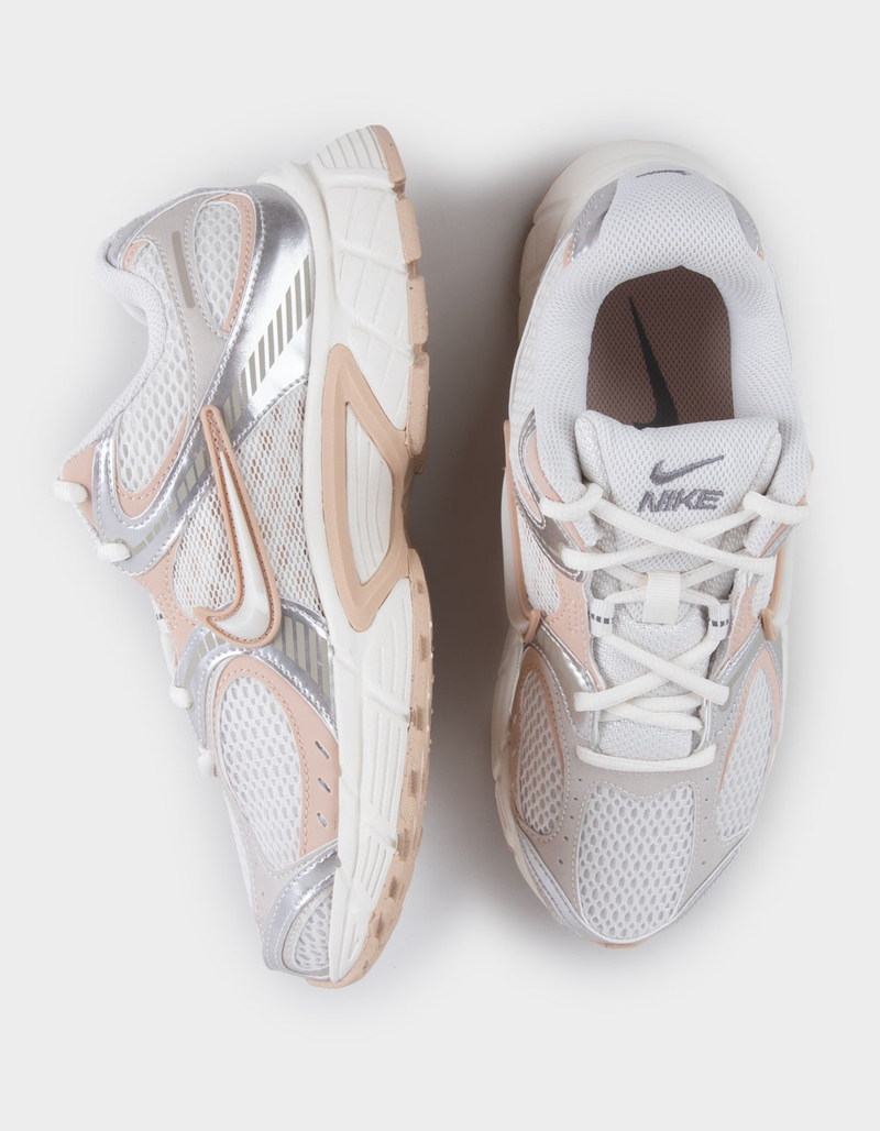 NIKE V5 RNR Womens Shoes image number 4