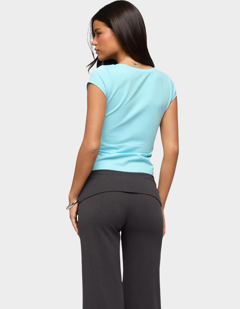 EDIKTED Penelopy Overlap V-Neck Tee image number 2