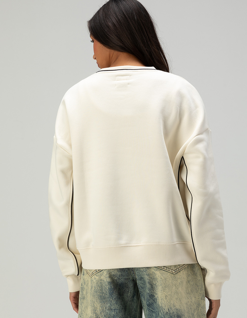 GUESS Womens Oversized Crewneck Sweatshirt image number 3