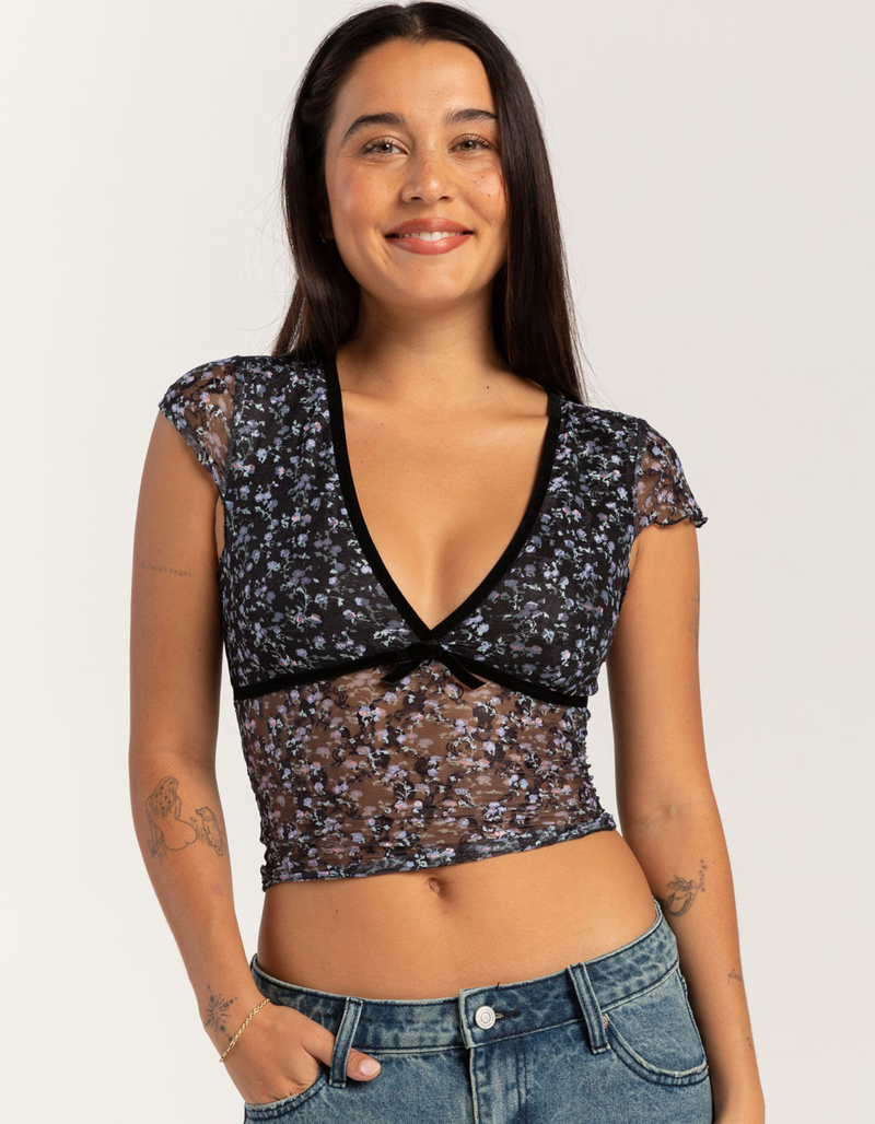 FULL TILT Printed Lace Womens V-Neck Top image number 5