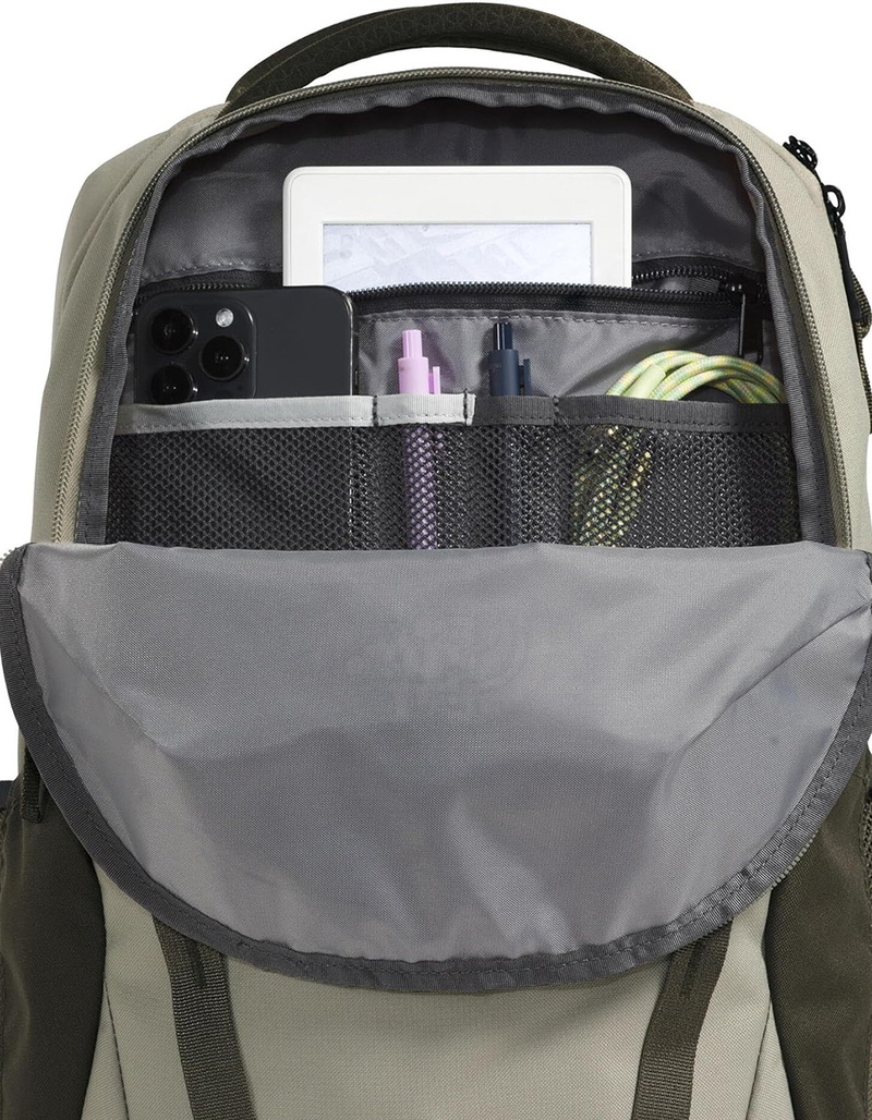 THE NORTH FACE Vault Backpack image number 3