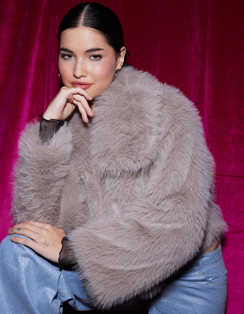 WEST OF MELROSE Cropped Womens Fur Coat image number 0