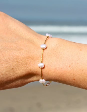 MAUKA Coastline Chain Bracelet Alternative Image