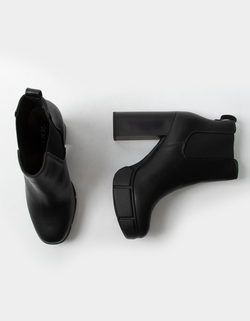 SODA Platform Lug Sole Womens Chelsea Boots image number 4
