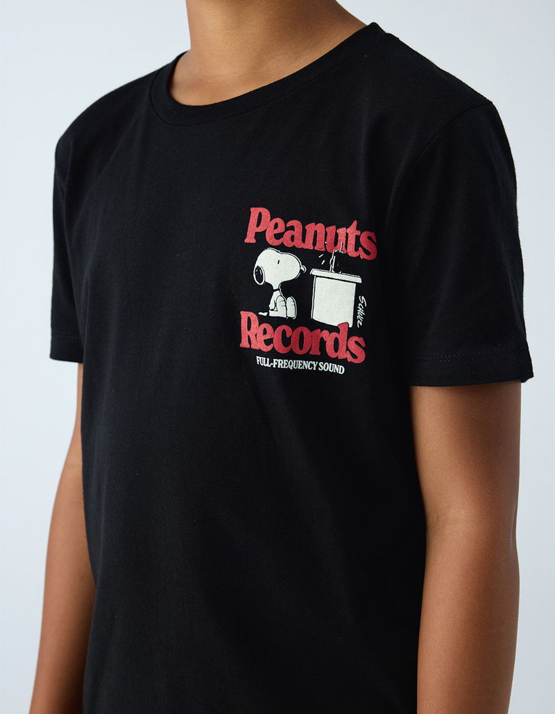 PEANUTS Records Boys Tee image number 4