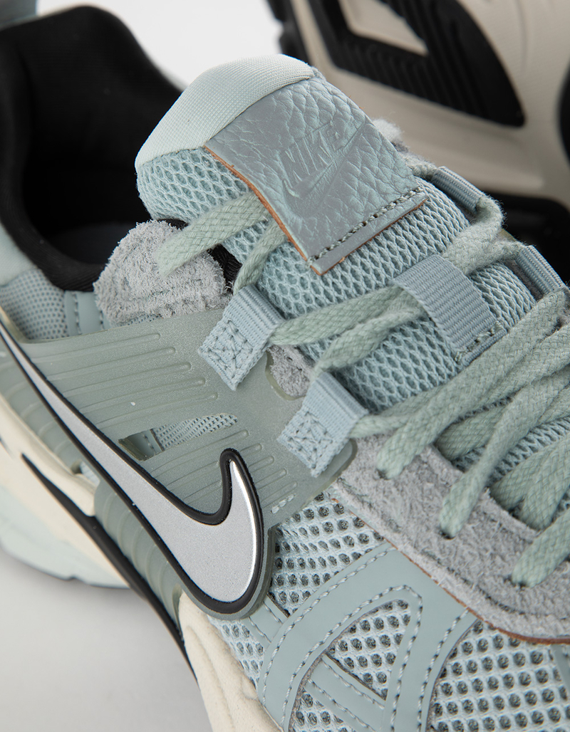 NIKE V2K Womens Running Shoes image number 5