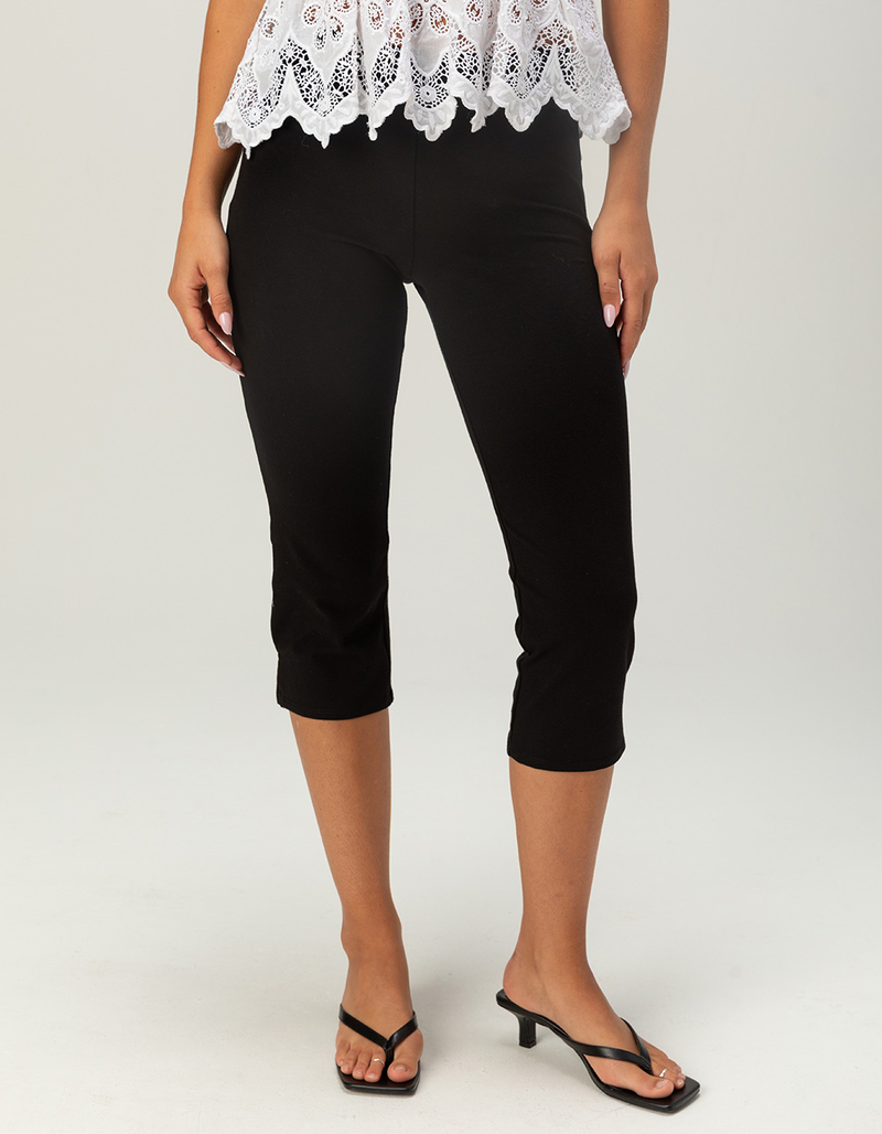 TILLYS Basic Womens Capri Pants image number 2