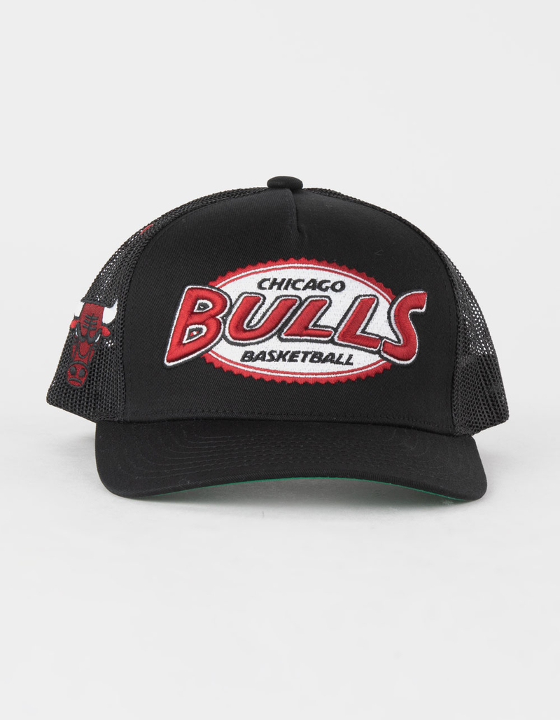 MITCHELL & NESS Chicago Bulls NBA Team Mens Trucker Hat image number 1