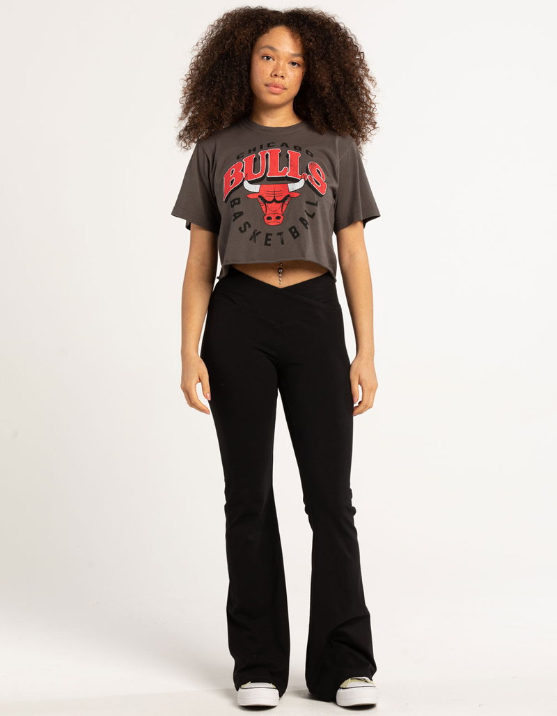 CHICAGO BULLS Womens Crop Tee image number 3