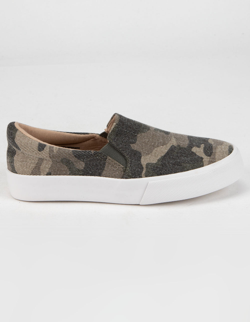 SODA Reign Girls Camo Slip-On Shoes image number 0