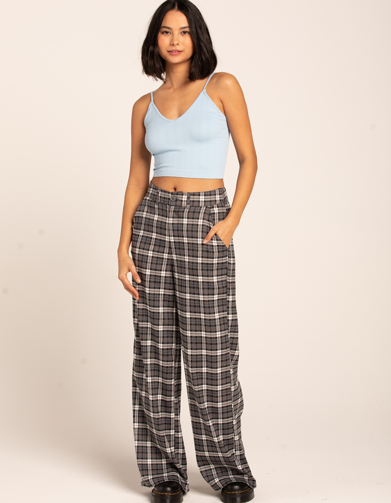 TILLYS Seamless V-Neck Womens Rib Cami image number 3