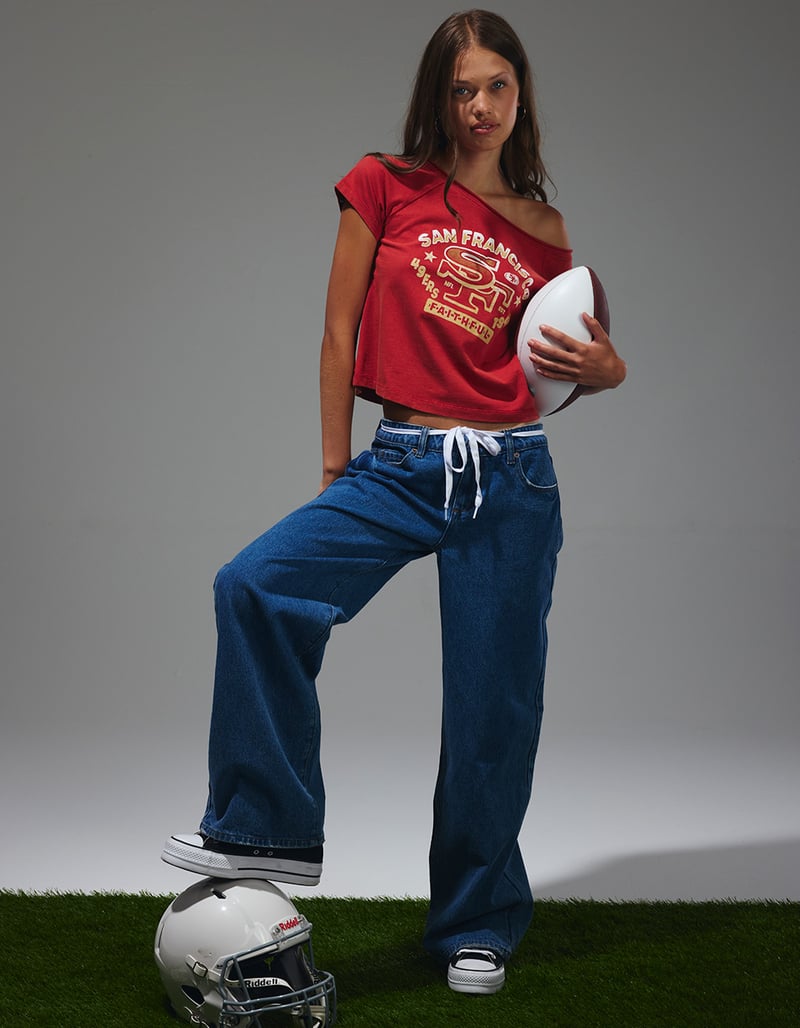THE WILD COLLECTIVE San Francisco 49ers Womens Off The Shoulder Tee image number 5