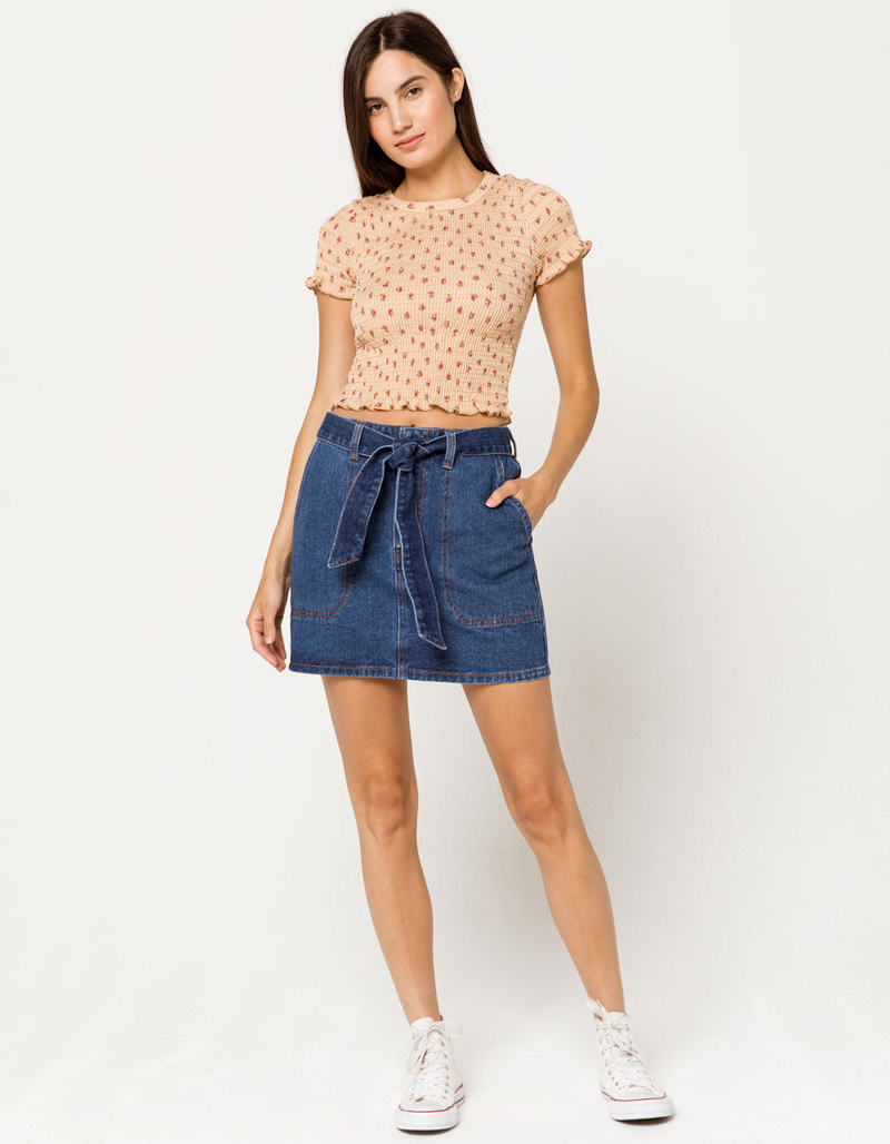 SKY AND SPARROW Smocked Ditsy Taupe Womens Tee image number 3