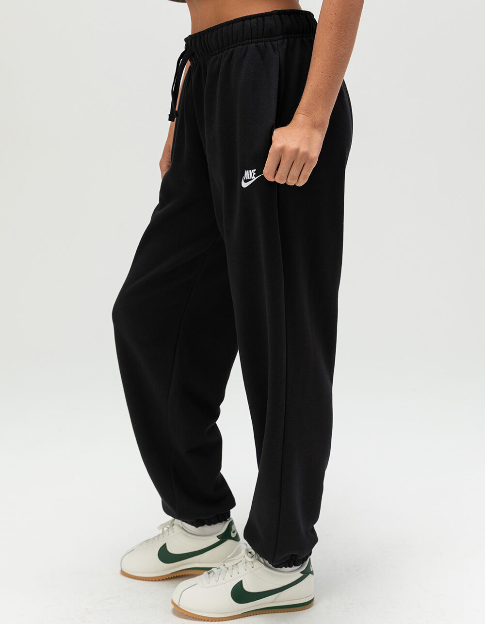 baggy nike pants women