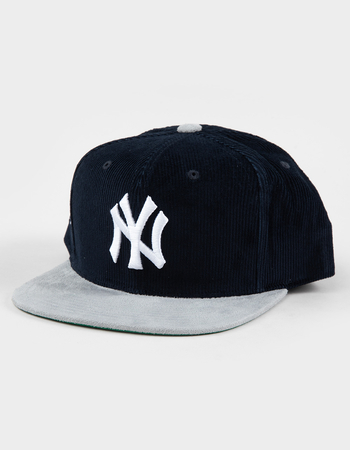 MITCHELL & NESS New York Yankees Corduroy Snapback Hat Primary Image