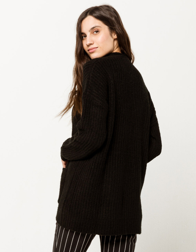 IVY & MAIN 2-Pocket Cozy Black Womens Cardigan image number 2