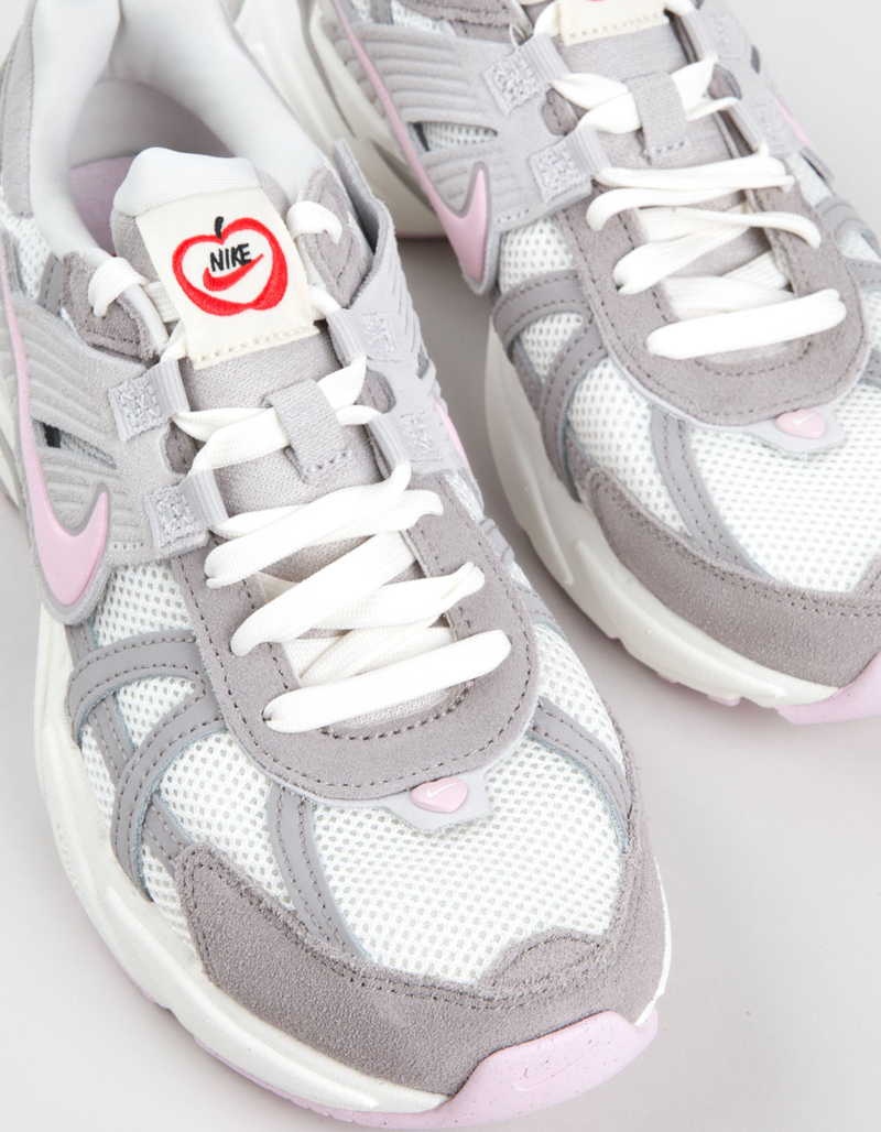 NIKE V2K Womens Running Shoes image number 5