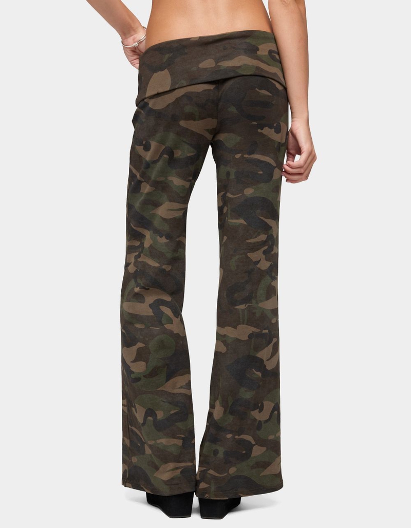 EDIKTED Lumielle Camo Wide Leg Foldover Pants image number 2
