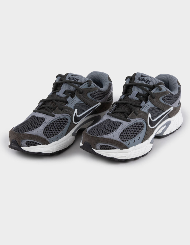NIKE V5 RNR Mens Shoes image number 1