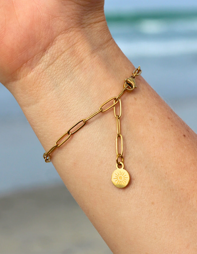 MAUKA Gold Link Bracelet image number 1