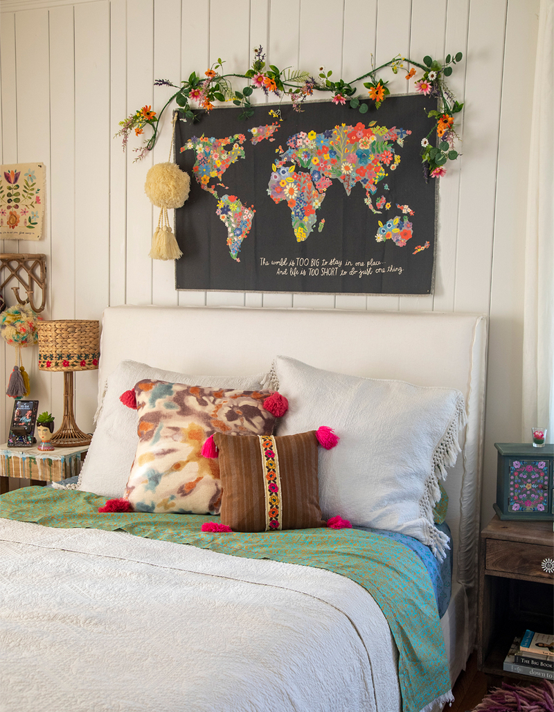 NATURAL LIFE Wildflower Garland image number 3