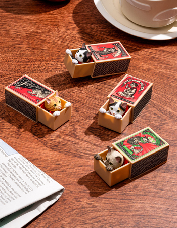 CLEVER IDIOTS Kitan Club Cat Peek Matchbox Blind Box Alternative Image