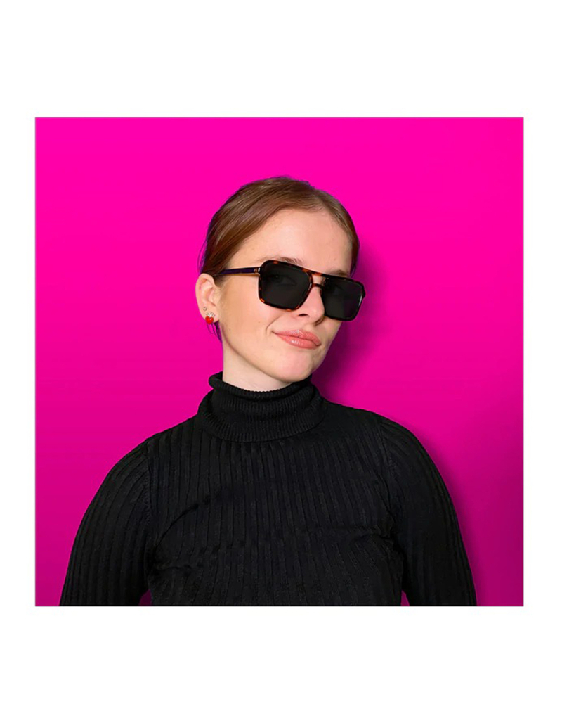 LONDON MOLE Spy Tortoise Shell Sunglasses image number 3