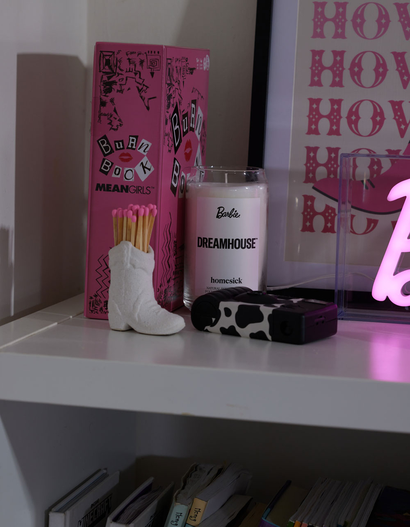 MEAN GIRLS Burn Book Party Game image number 9