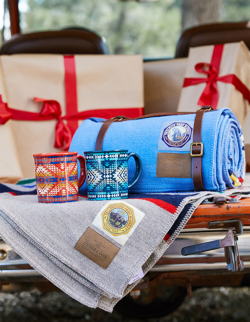 PENDLETON Yosemite National Park Roll Up Blanket image number 2