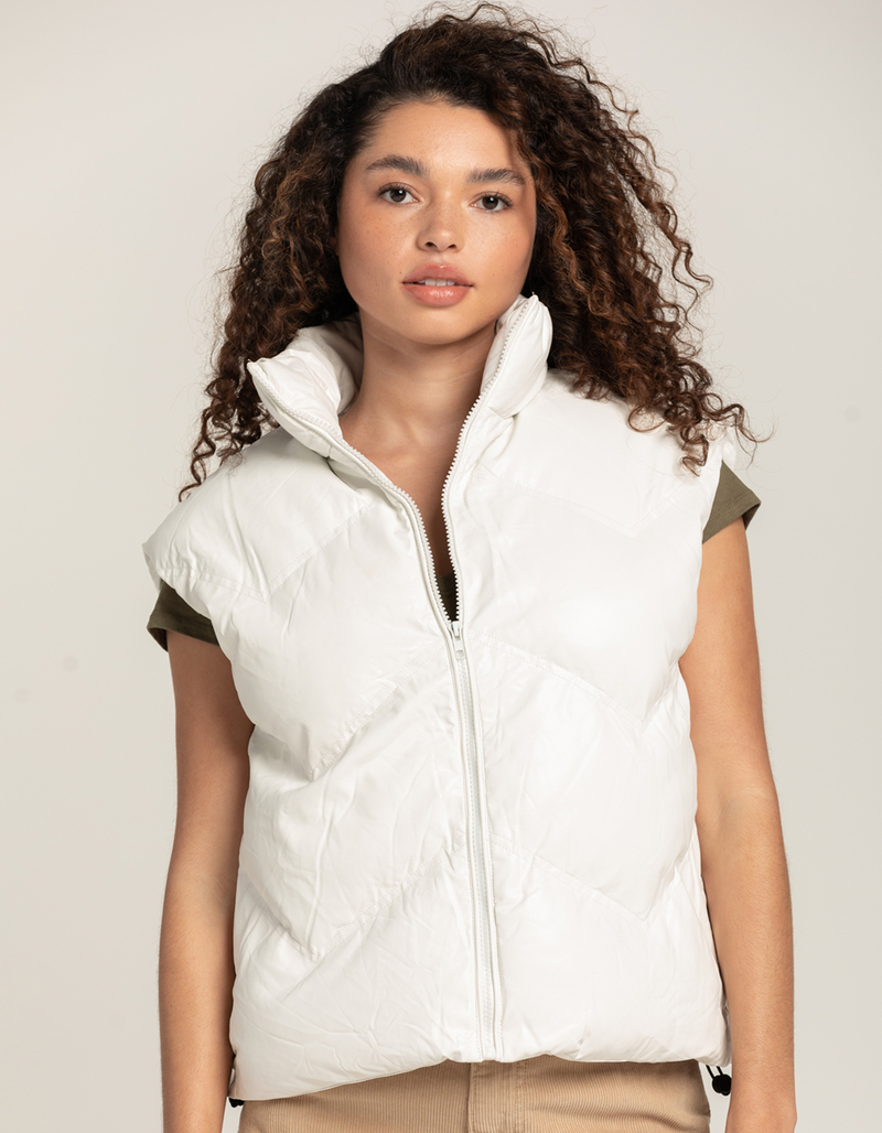 KNOW ONE CARES Womens Puffer Vest image number 0