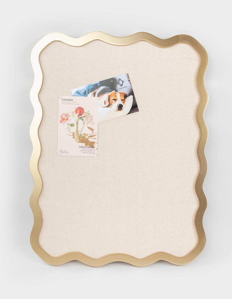 Scalloped Pinboard image number 0