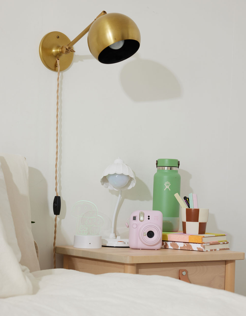 TILLYS HOME Mushroom Desk Light image number 5