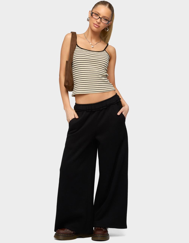 EDIKTED Petite Kori Oversized Sweatpants image number 4