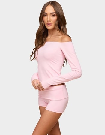 EDIKTED Tezia Off Shoulder Long Sleeve Top Alternative Image