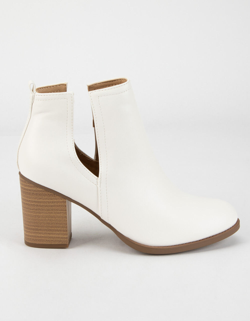 SODA Side Slit Womens White Booties image number 1