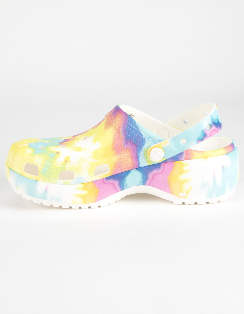 CROCS Classic Platform Tie Dye Graphic Womens Clogs image number 3