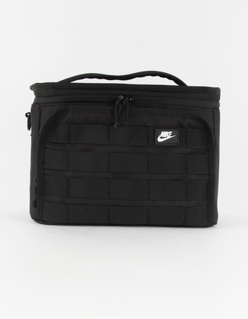 NIKE Sportswear Plus Lunch Bag Primary Image