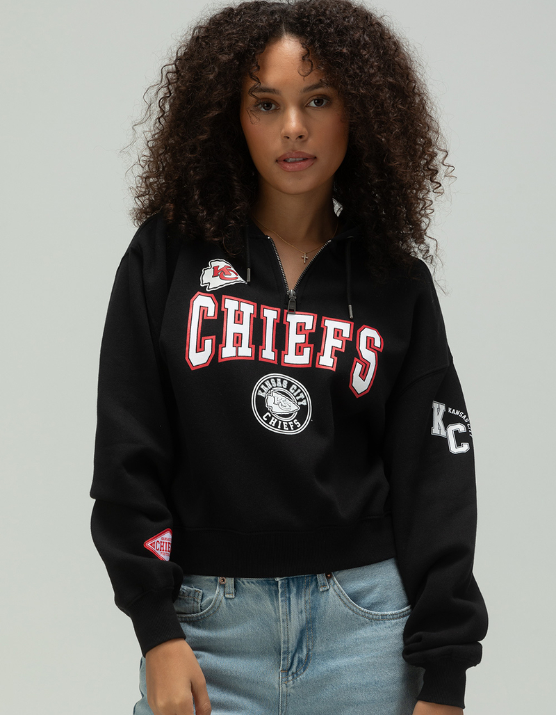 WEAR BY ERIN ANDREWS Kansas City Chiefs Womens Hoodie image number 0