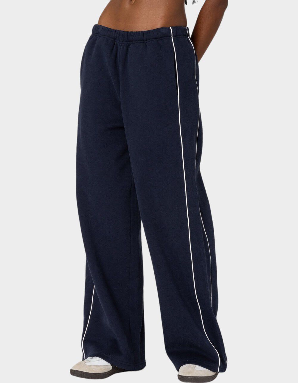 EDIKTED Autumn Sweatpants - NAVY | Tillys