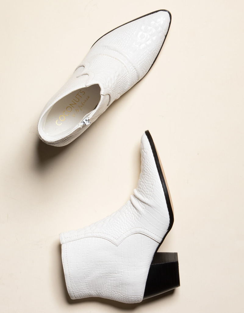 COCONUTS Devon White Womens Booties image number 1