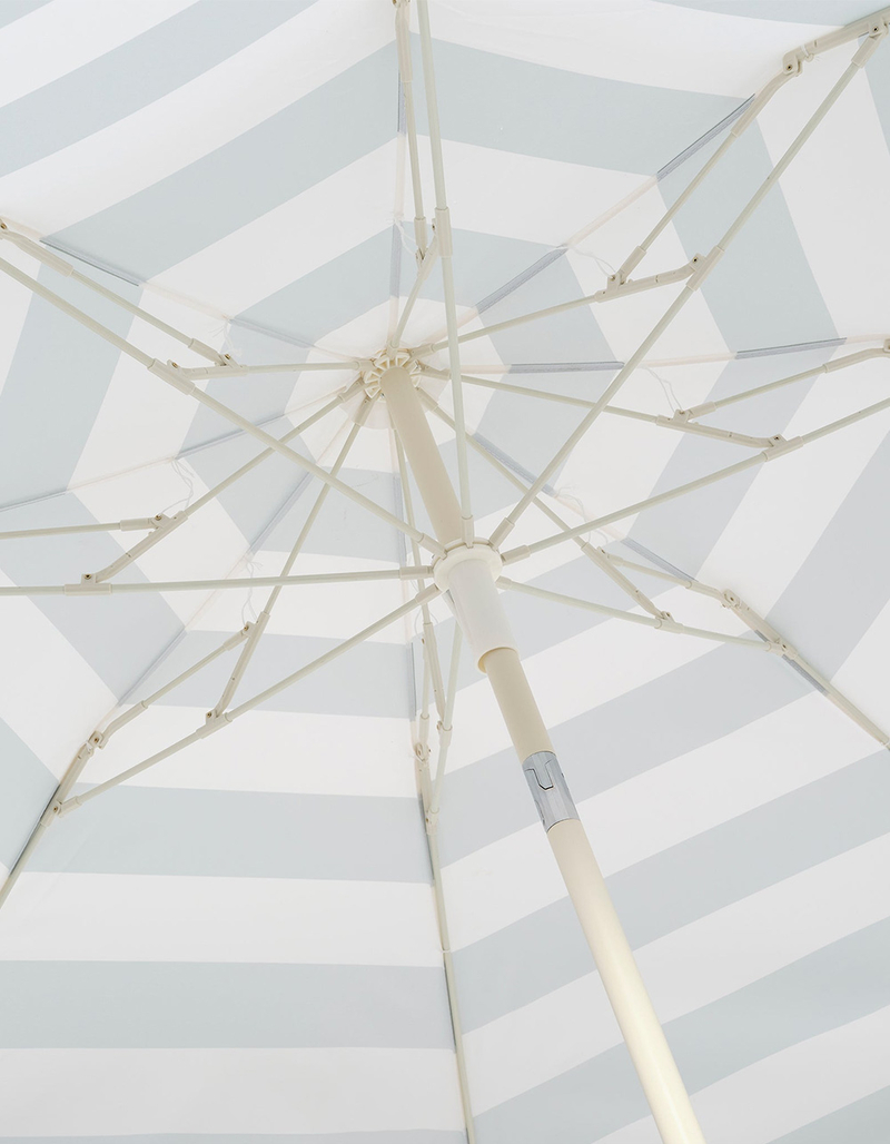 SUNNYLIFE Compact Beach Umbrella image number 6