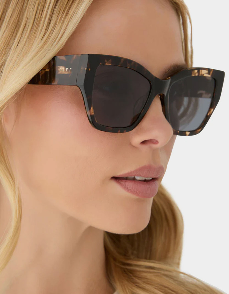 DIFF EYEWEAR Vivienne Polarized Sunglasses image number 5