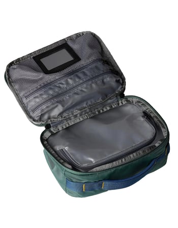 THE NORTH FACE Base Camp Voyager Toiletry Kit Alternative Image