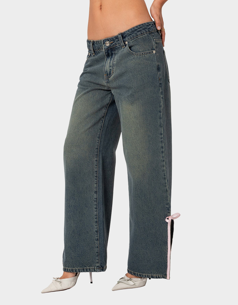 EDIKTED Bow Slitted Vintage Washed Jeans image number 3
