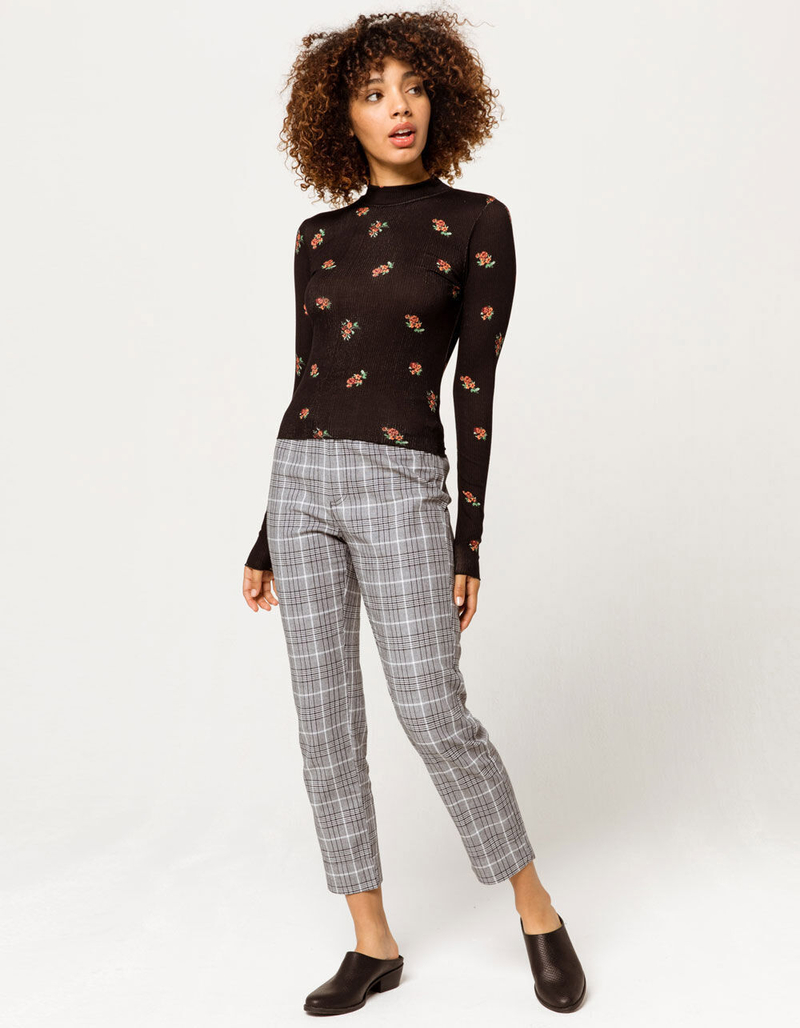 IVY & MAIN Ditsy Rib Mock Neck Black Womens Tee image number 3