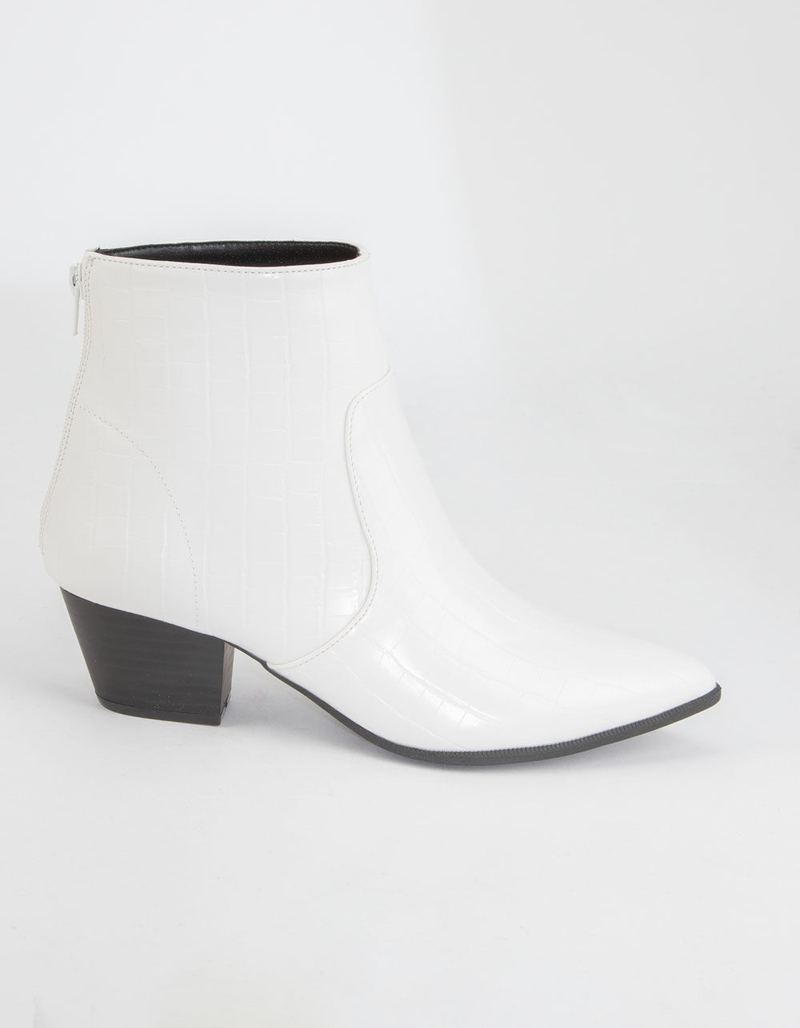 QUPID Point Toe Croc Womens Booties image number 0