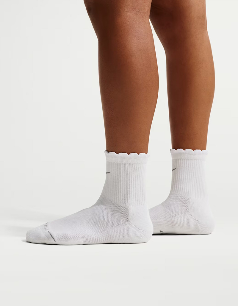 NIKE Everyday Elevated Womens Micro-Crew Socks 2 Pack image number 2