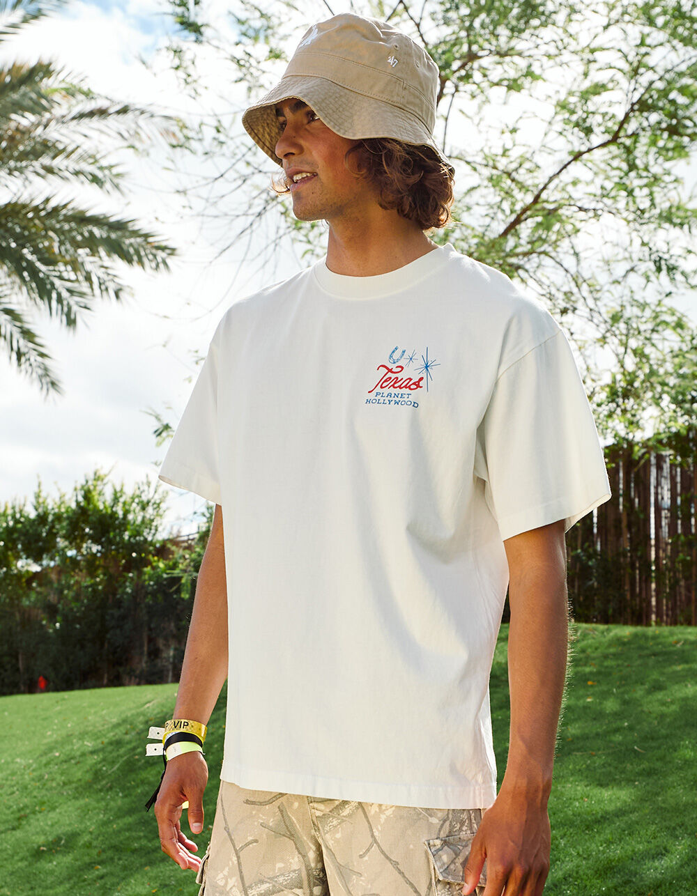 ハグオーワー✕PLANTY HOLLYWOOD Tシャツ ハグオーワー✕PLANTY HOLLYWOOD Tシャツ