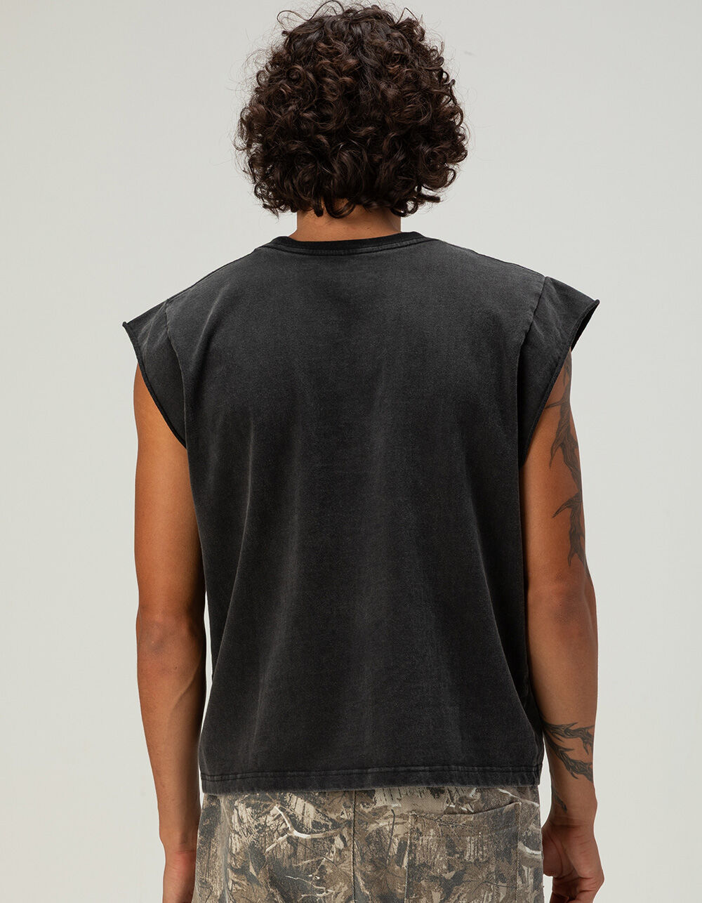 RSQ Mens Washed Cropped Muscle Tee - BLACK - M | Tillys